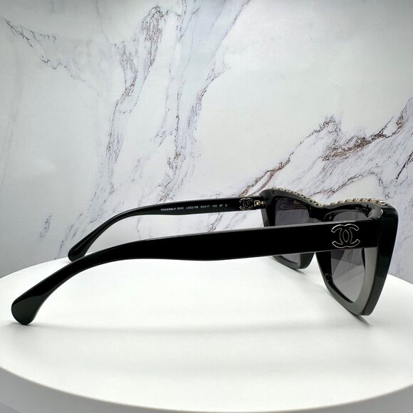 New CHANEL Sunglasses - Picture 8 of 16